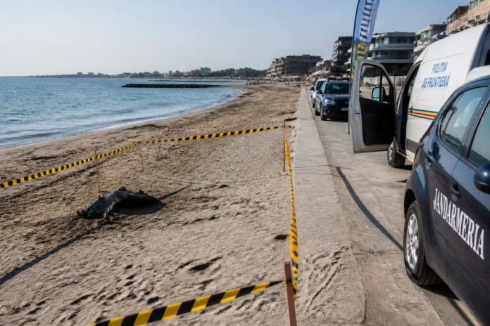 Fragment de dronă, găsit pe plaja din Mamaia. SRI a preluat obiectul