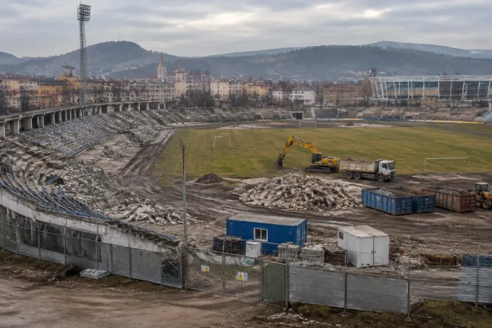 Hunedoara demolează stadionul Corvinul 1921. Noua arenă va costa 54 de milioane de euro