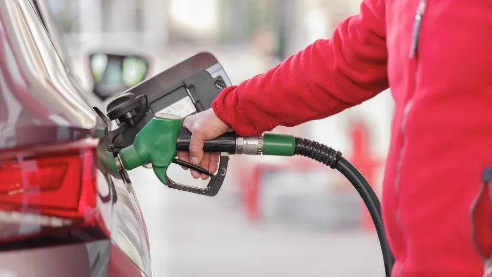 Ministerul Finanţelor ajustează ajutorul de stat pentru transportatori. Restituirea accizei ajunge la 43 bani/litru