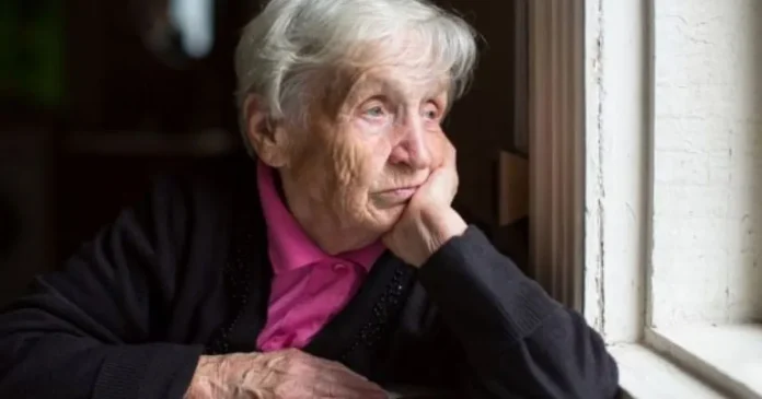 România are un lucrător la 100 de seniori, față de cinci în OECD